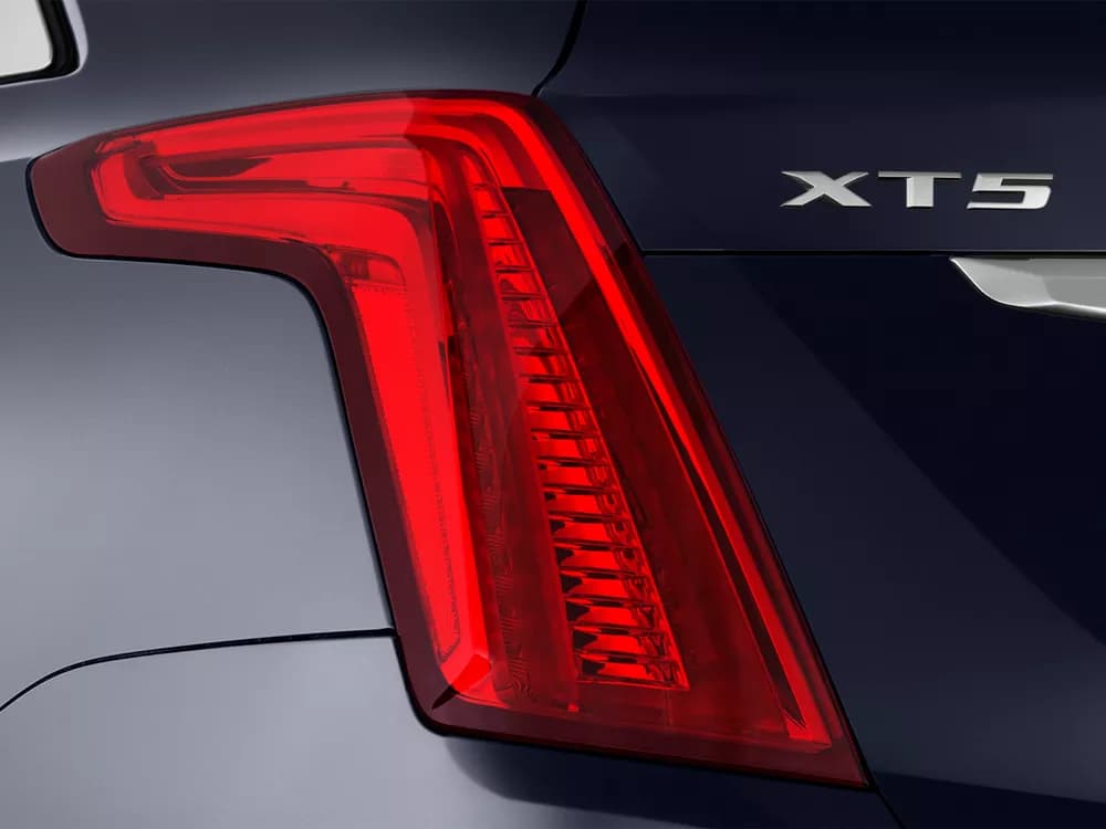 XT5 Crossover