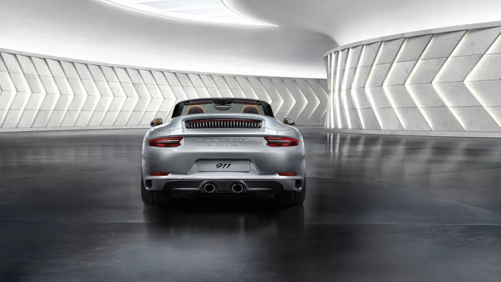 911
