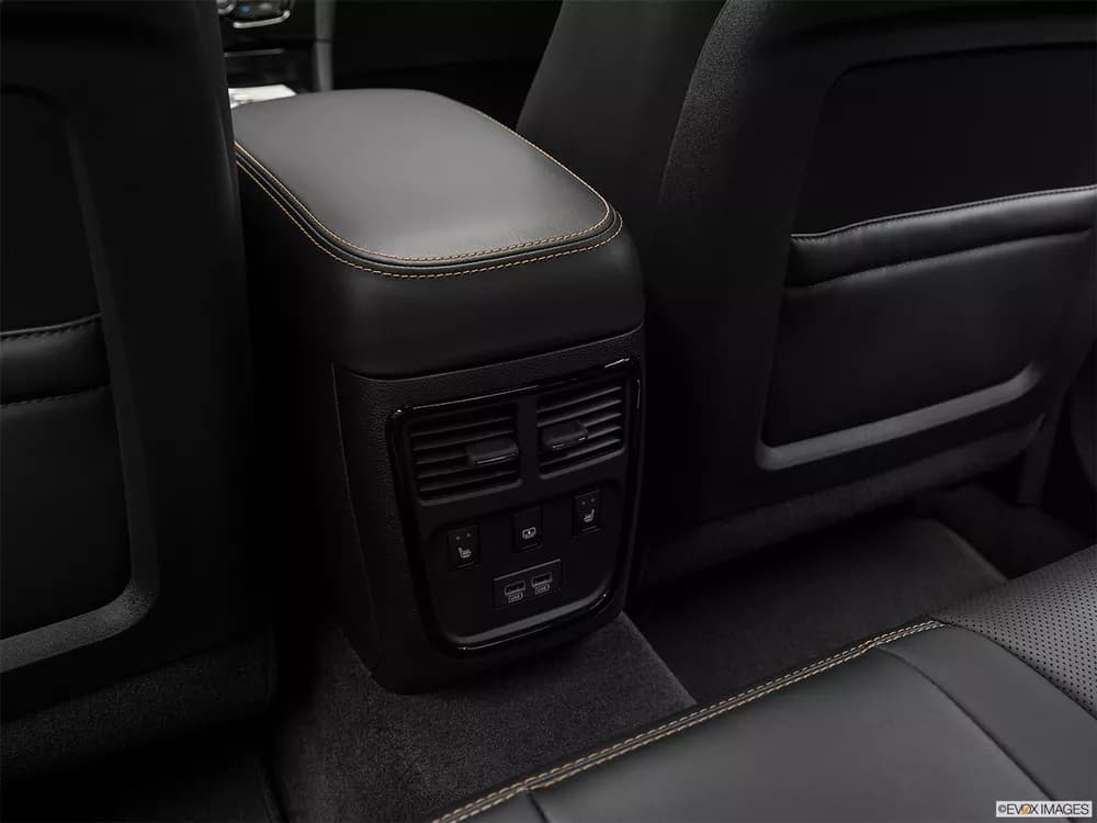 Chrysler 300C 2018 5.7L Plus