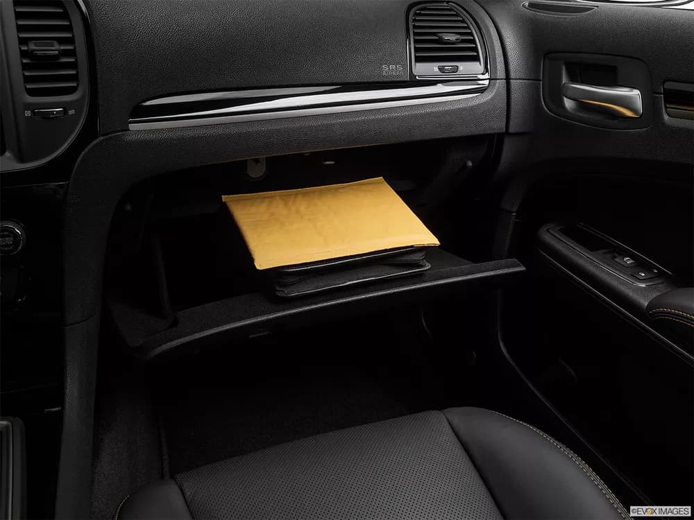 Chrysler 300C 2018 5.7L Plus