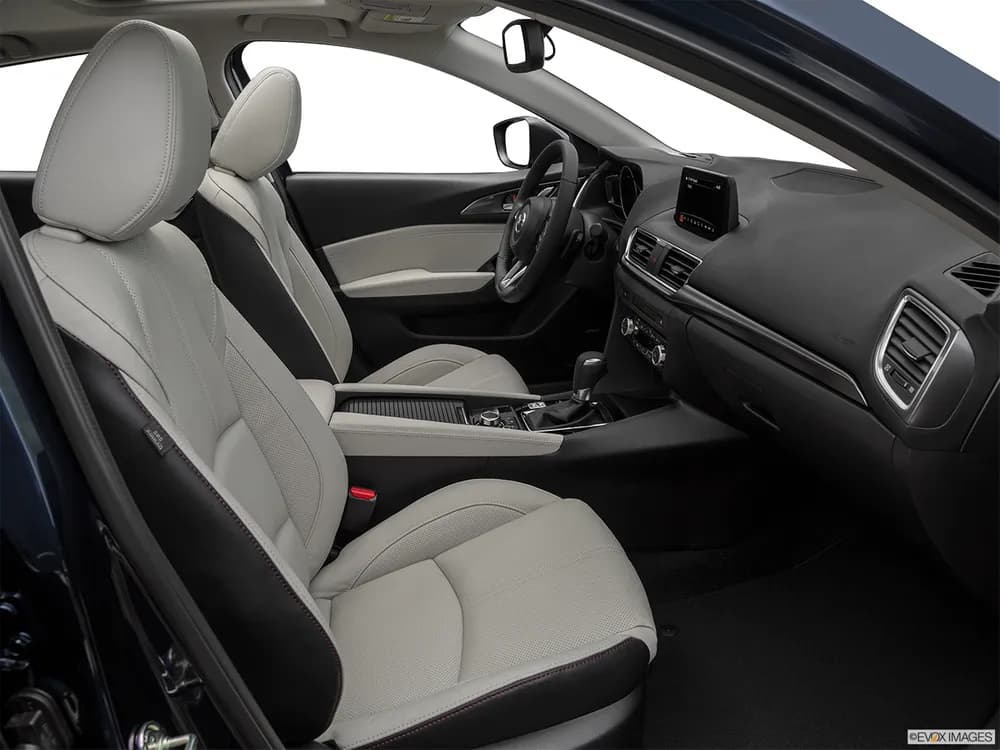Mazda 3 Hatchback 2018 2.0L Luxury Plus