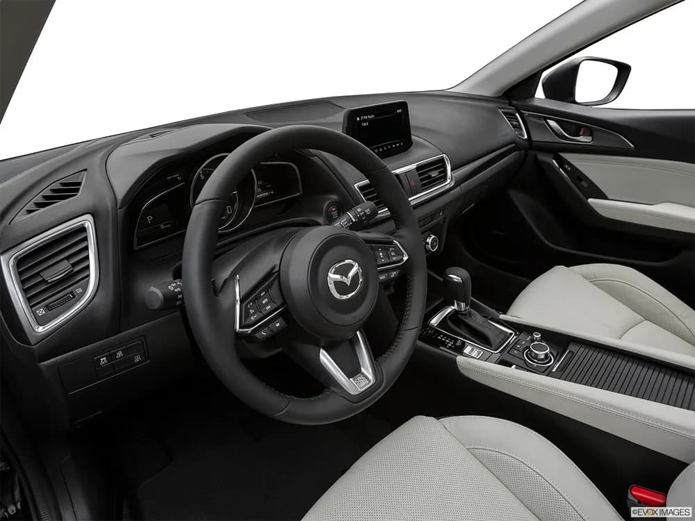 Mazda 3 Hatchback 2018 2.0L Luxury Plus