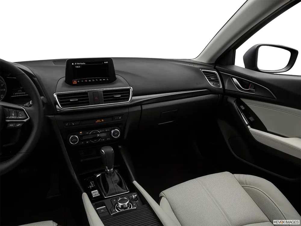 Mazda 3 Hatchback 2018 2.0L Luxury Plus