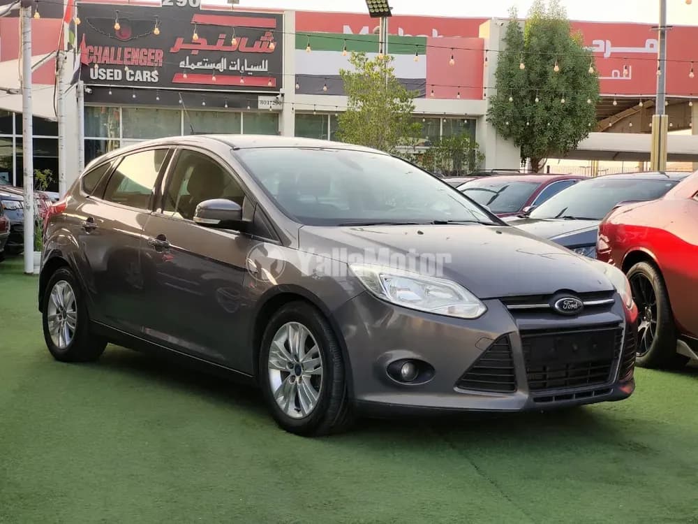 مستعملة فورد فوكس 1.6L Hatchback 2013
