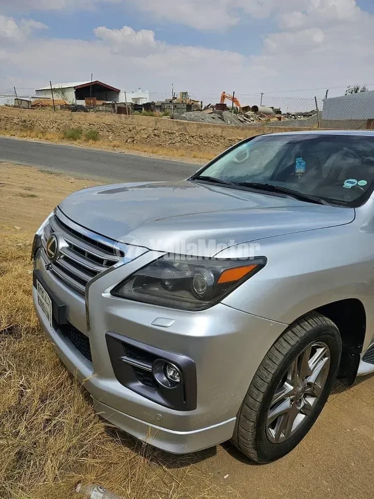 Used Lexus LX 570 2011