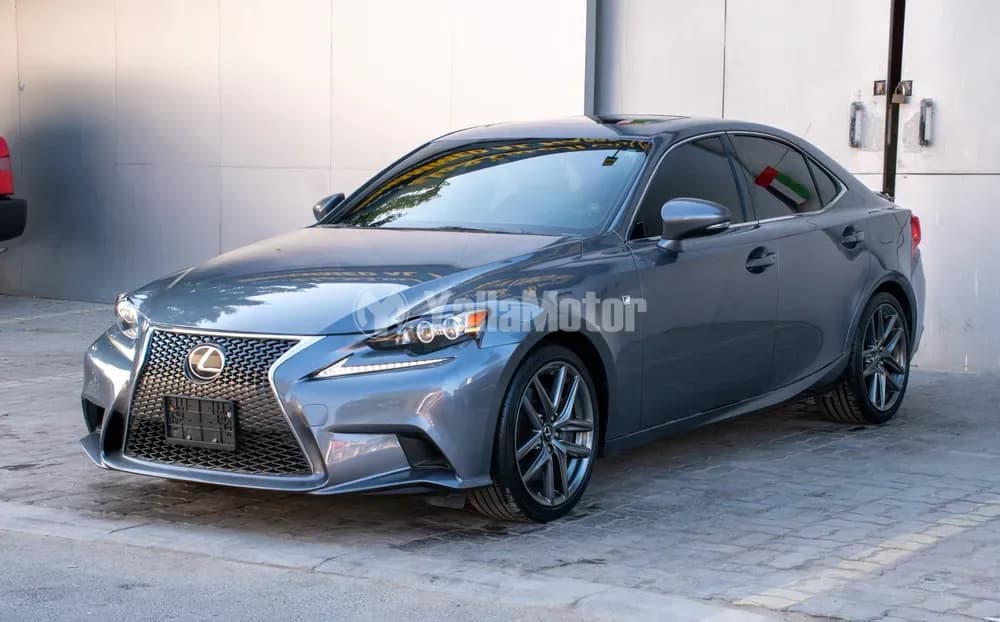 لكزس آي أس 300 4 door 3.0L 2016 مستعملة