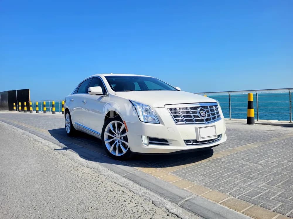 كاديلاك اكس تي أس 3.6L Luxury 2015 مستعملة