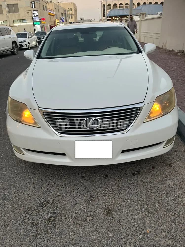 مستعملة لكزس أل أس 460 4 door 4.6L SWB 2007