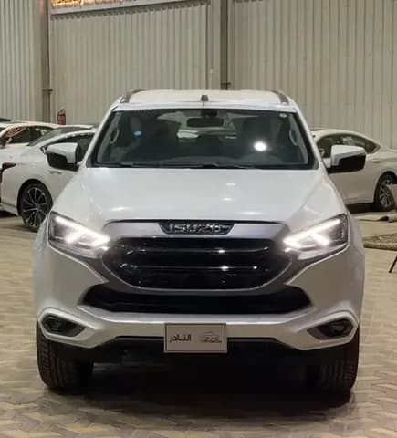 الجديد ايسوزو مكس 2024 الجديد ايسوزو مكس 2024 للبيع