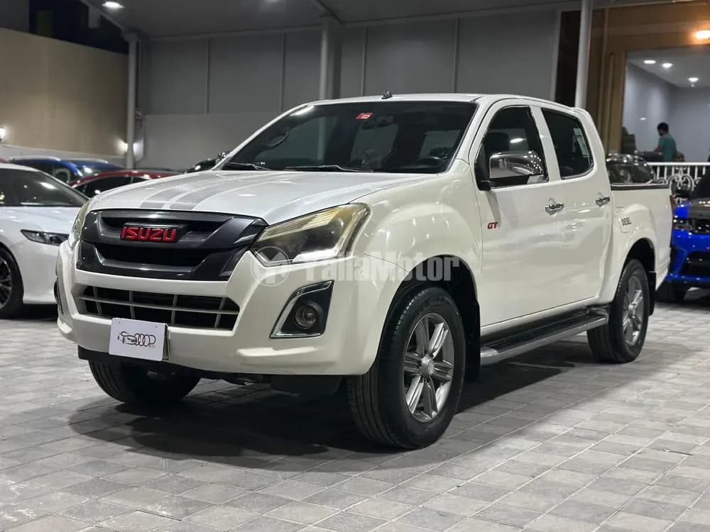 Used Isuzu D-MAX 3.0L Crew Cab 4WD GT 2016 Used Isuzu D-MAX 3.0L Crew Cab 4WD GT 2016 used_cars.forSale