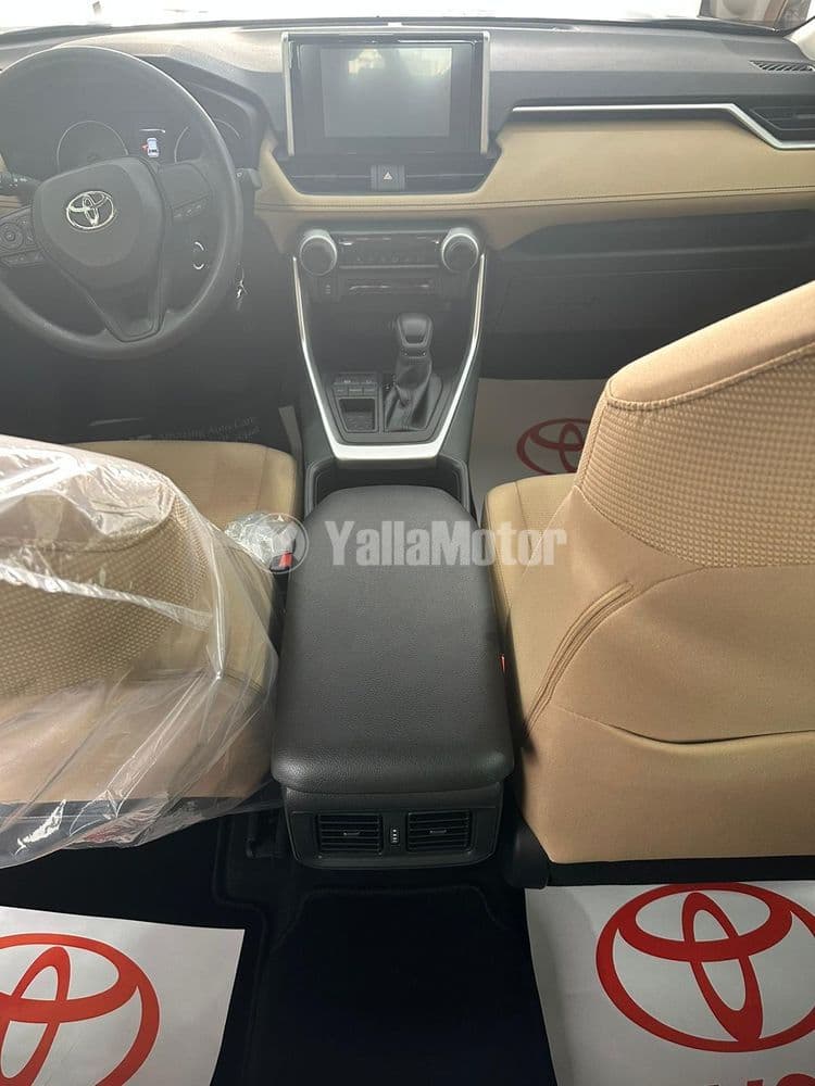 New Toyota Rav4 4 Door 2.4L 2024