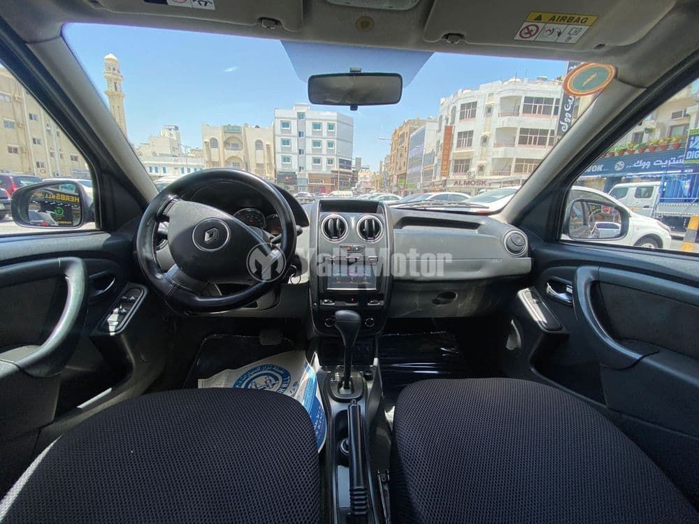 رينو دستر 2.0L 2WD 2017 مستعملة
