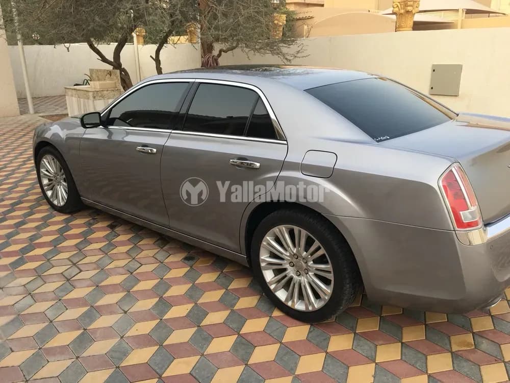 كرايسلر 300 سي 5.7L V8 Luxury 2014 مستعملة