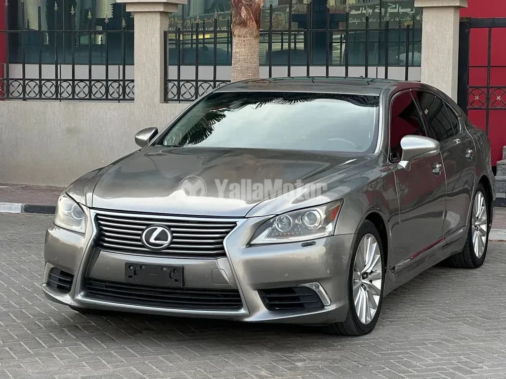 لكزس أل أس 460 4 door 4.6L SWB 2014 مستعملة