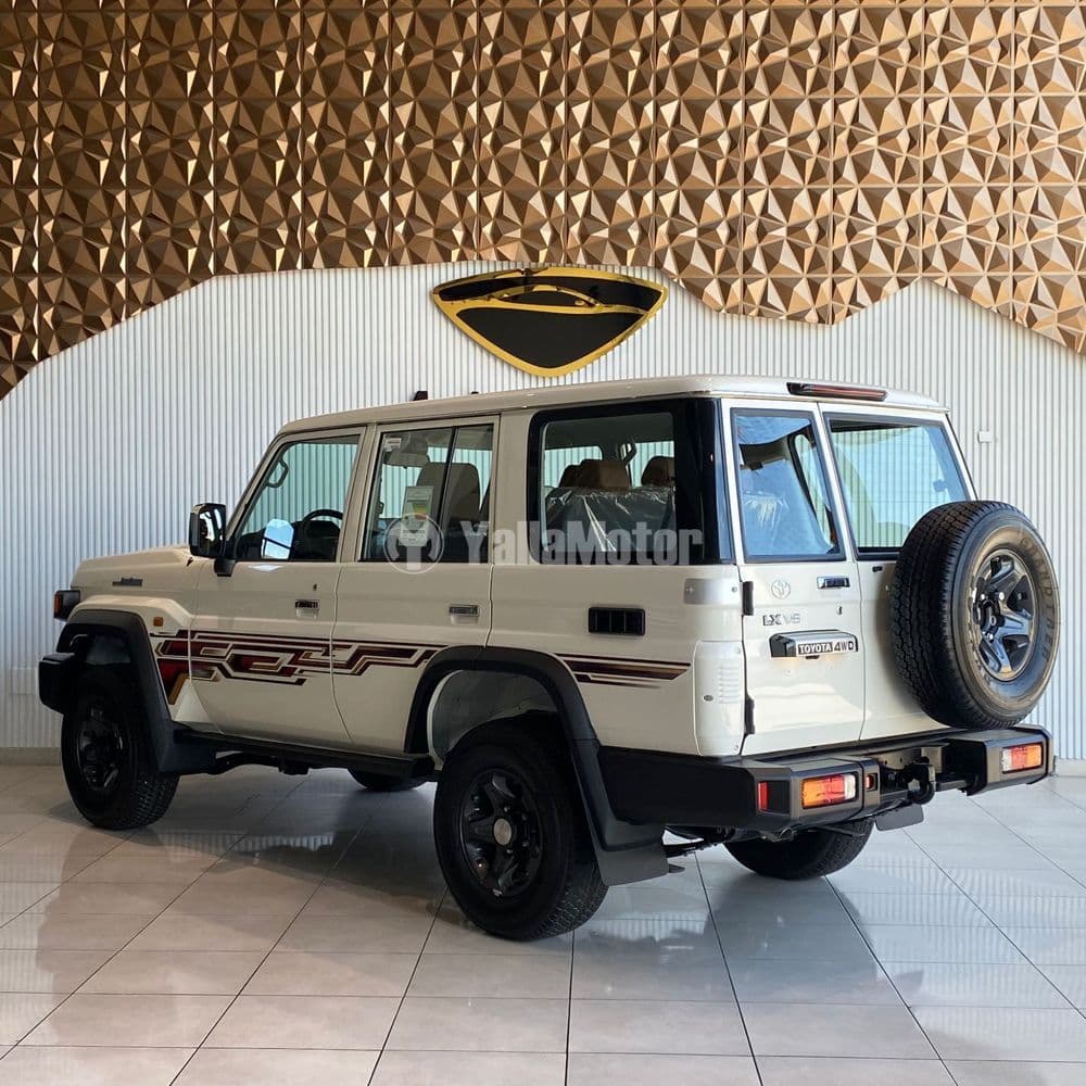 New Toyota Land Cruiser 70 Hard Top 4.0L Petrol 5-Door LX-E M/T 2025