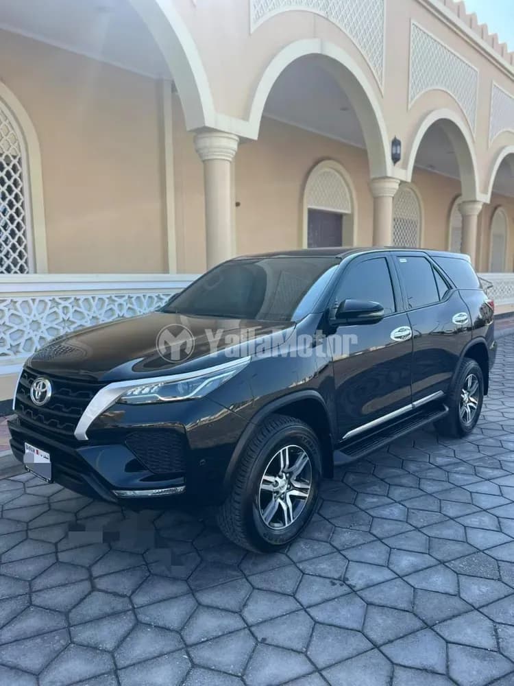 مستعملة تويوتا فورتشنر 2.7L 2024