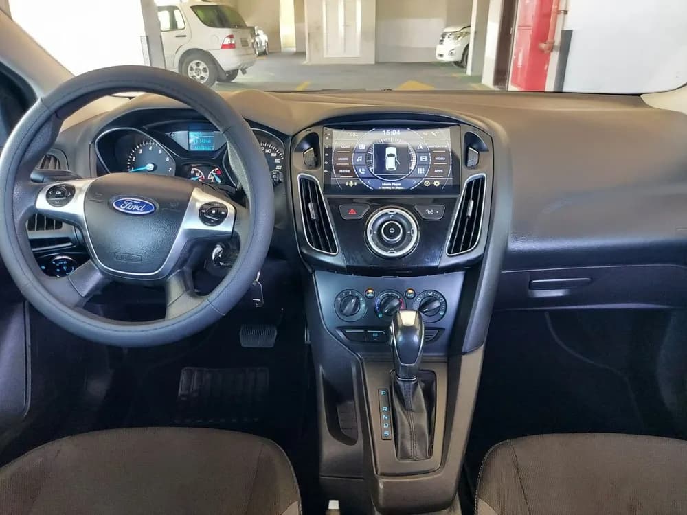 مستعملة فورد فوكس 1.6L Hatchback 2014