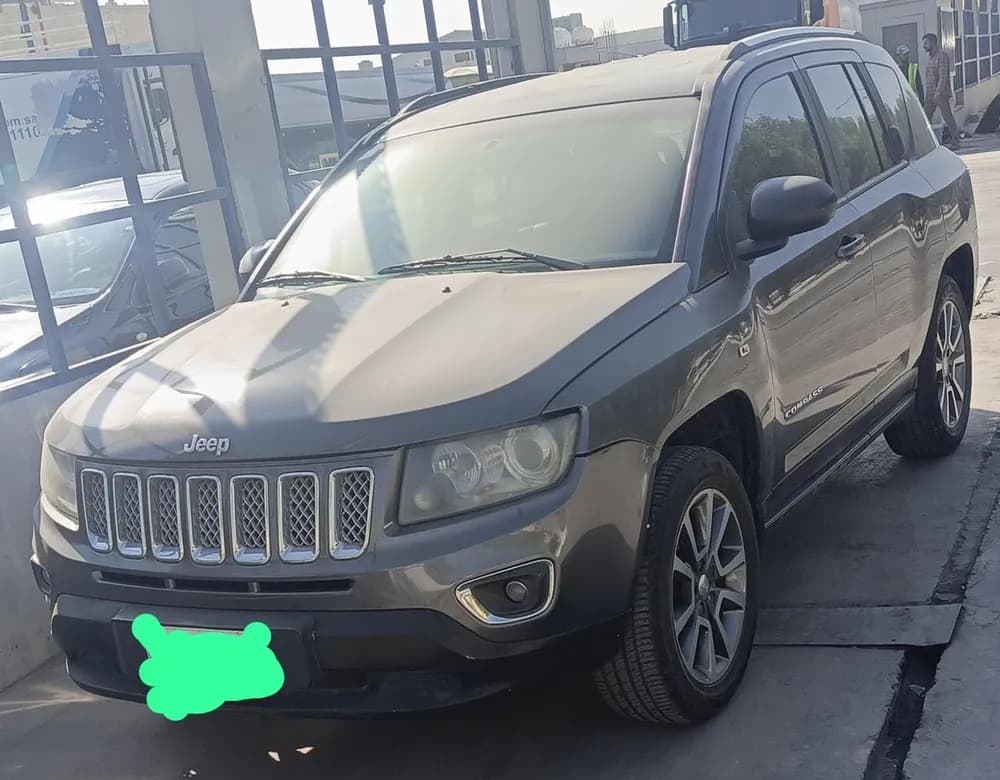 مستعملة جيب كومباس 2.4L Limited 4x4 2012