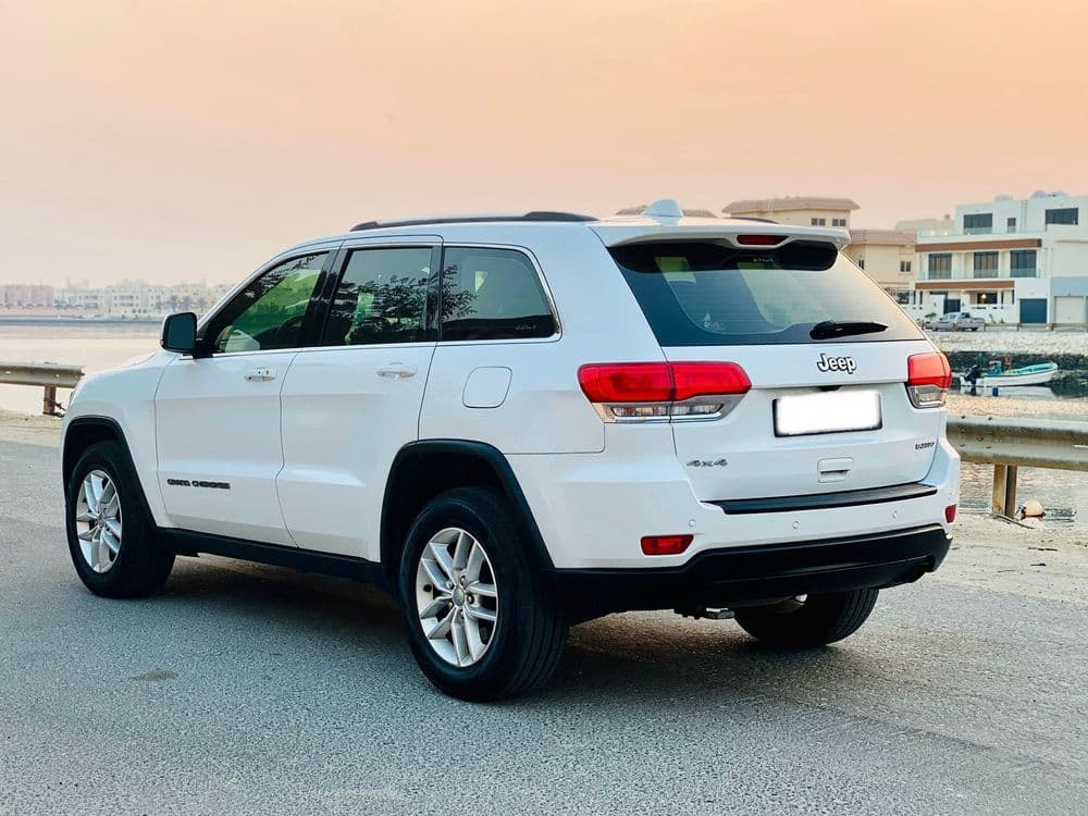 جيب جراند شيروكي 3.6L Laredo 2018 مستعملة
