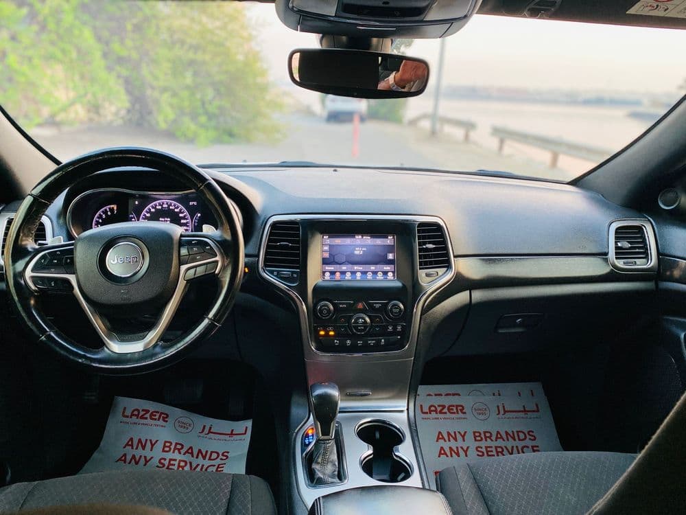 جيب جراند شيروكي 3.6L Laredo 2018 مستعملة