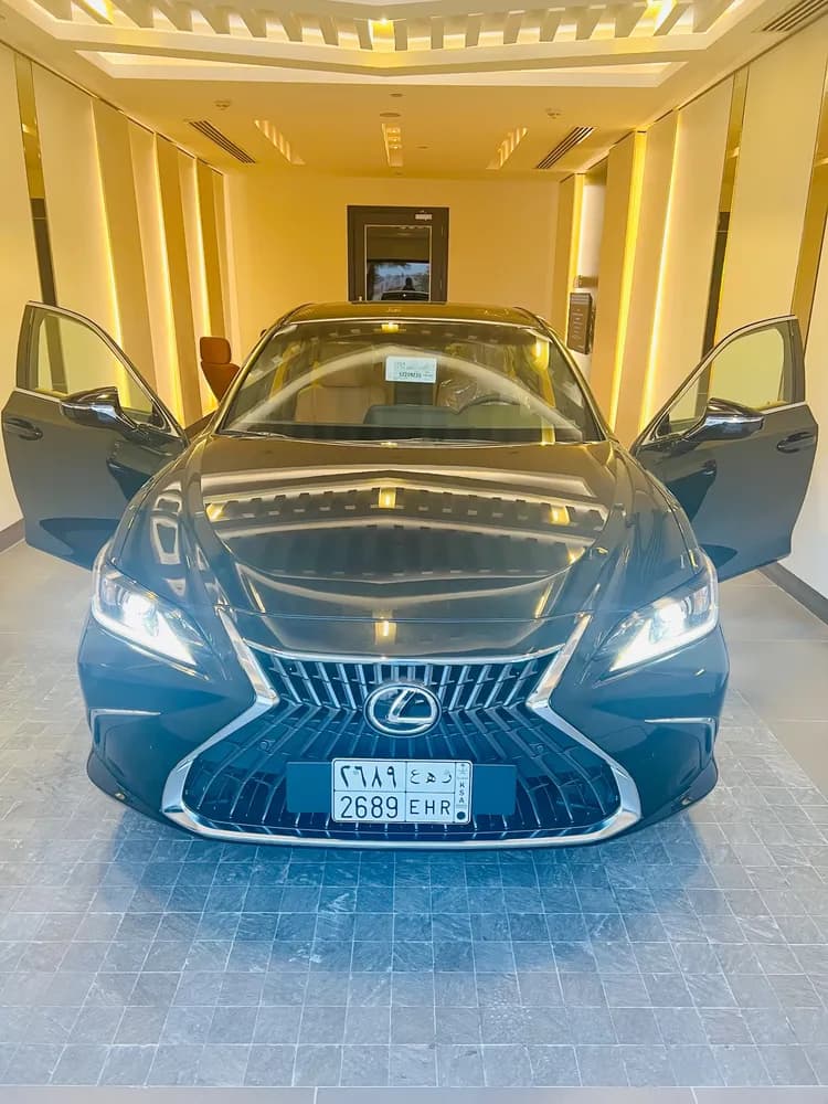 Used Lexus ES 300 Hybrid 2025