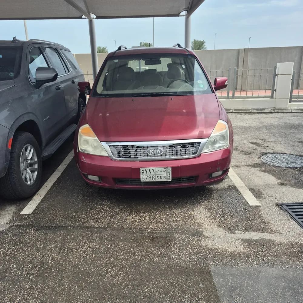 Used Kia Carnival 3.3 EX 2013