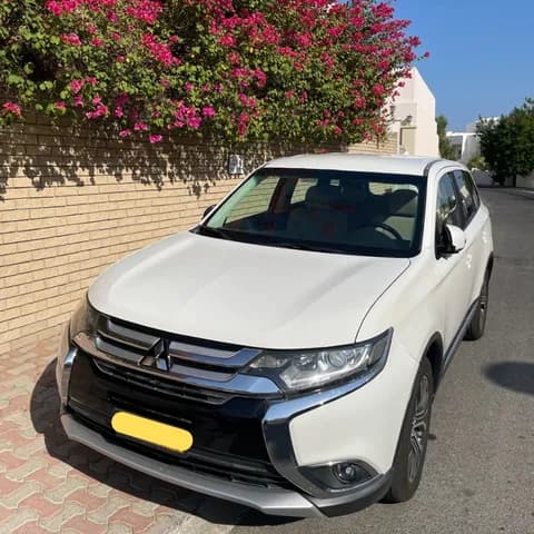 ميتسوبيشي أوت لاندر 2.4L 2017 مستعملة ميتسوبيشي أوت لاندر 2.4L 2017 مستعملة used_cars.forSale
