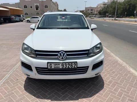فولكس فاجن طوارق 3.6L R-Line 2014 مستعملة فولكس فاجن طوارق 3.6L R-Line 2014 مستعملة للبيع