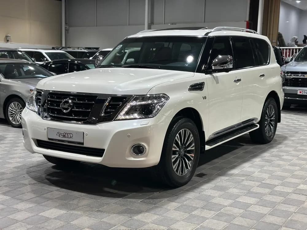 نيسان باترول 5.6L LE Platinum 2015 مستعملة