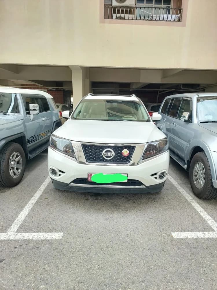 Used Nissan Pathfinder 3.5L SV 4WD 2013