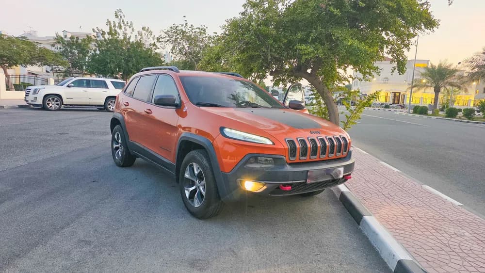 جيب شيروكي Trailhawk 3.2L 2015 مستعملة