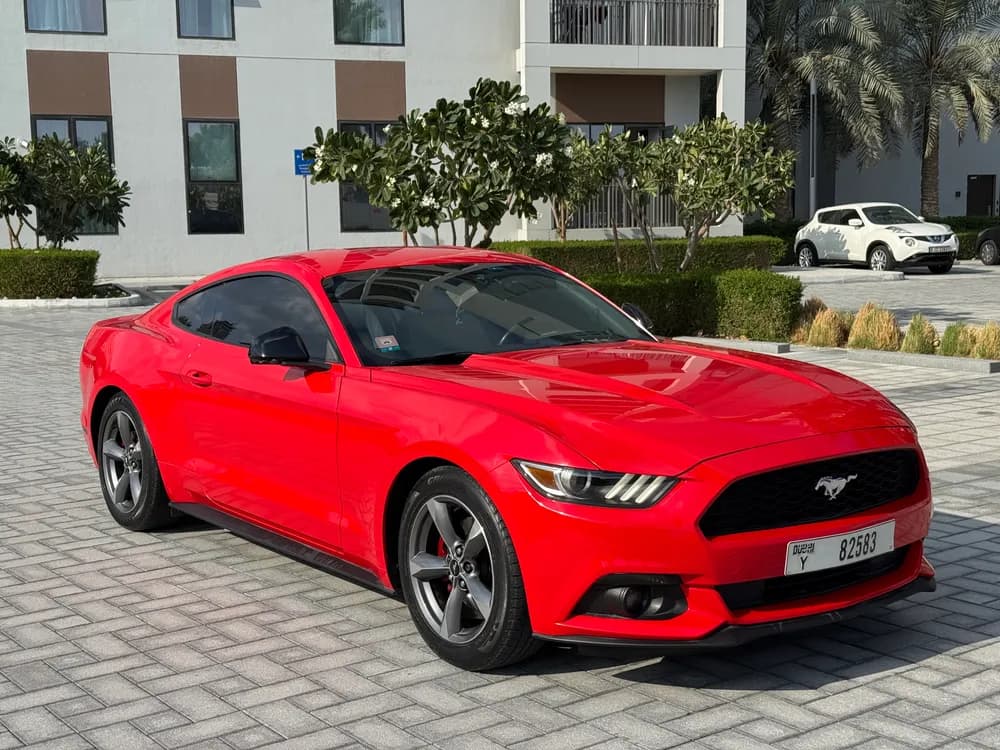 فورد موستانج 3.7L Fastback M/T 2015 مستعملة
