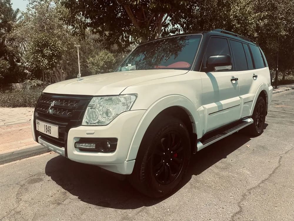 Used Mitsubishi Pajero GLS V6 2017