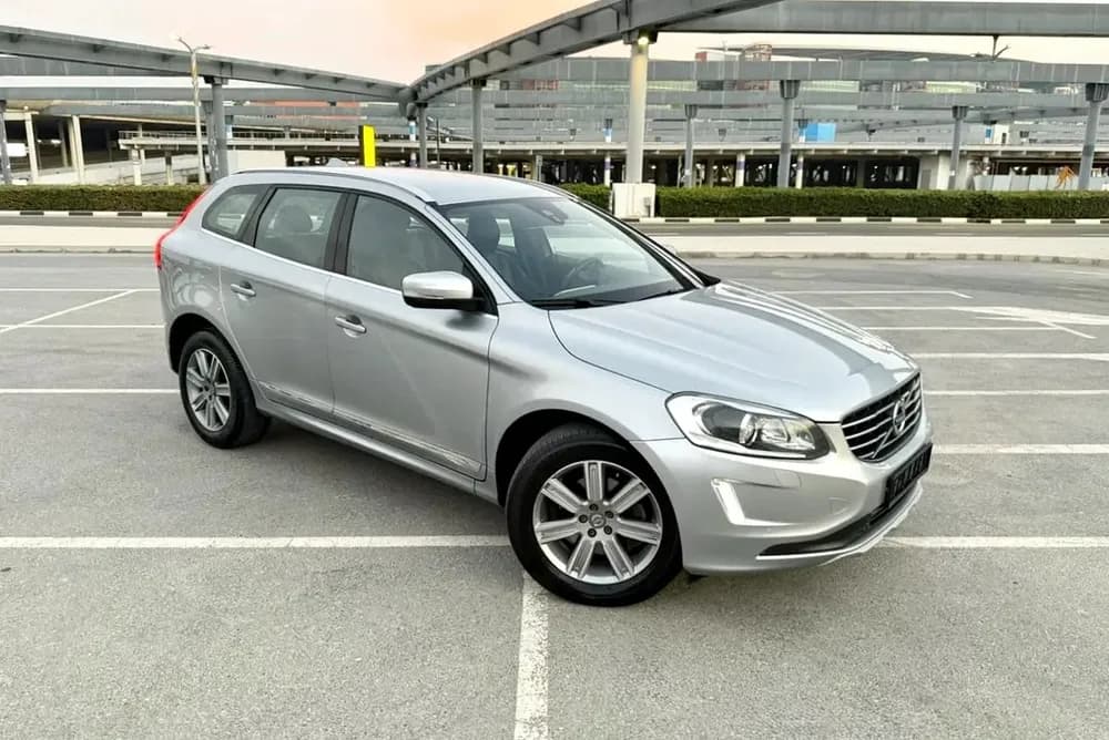 فولفو XC60 2.0T T5 Momentum 2016 مستعملة