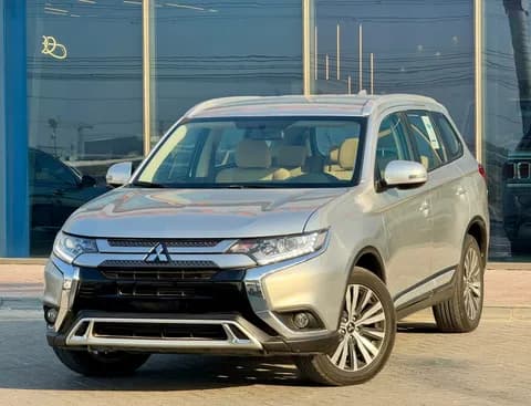 ميتسوبيشي أوتلاندر 2.4L GLX (7-Seater) 2023 مستعملة ميتسوبيشي أوتلاندر 2.4L GLX (7-Seater) 2023 مستعملة للبيع
