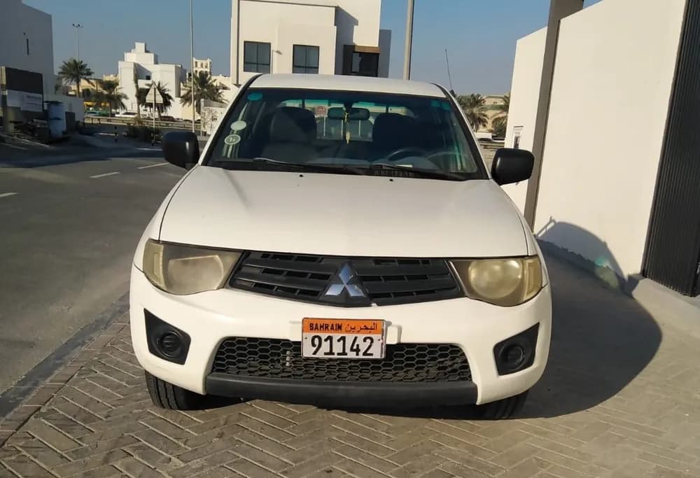 ميتسوبيشي إل200 2.4L Double Cab GLS (4WD) 2012 مستعملة