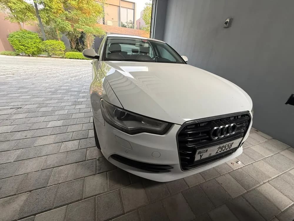 أودي أي6 2.8L (220 HP) 2015 مستعملة