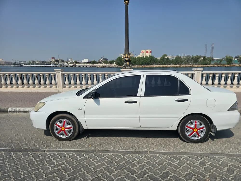 ميتسوبيشي لانسر 1.3L Automatic 2013 مستعملة