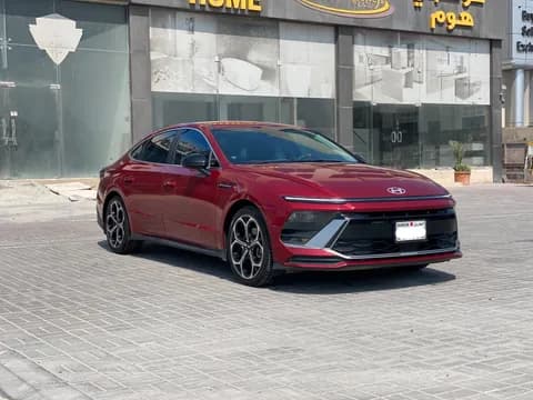 هيونداي سوناتا 2-5l-mid 2025 مستعملة