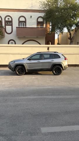 Used Jeep Cherokee 3.2L Trailhawk 2015 for Sale Used Jeep Cherokee 3.2L Trailhawk 2015 for Sale used_cars.forSale