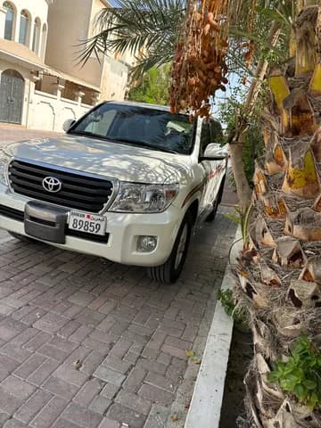 Used Toyota Land Cruiser 4.0L GX 2014
