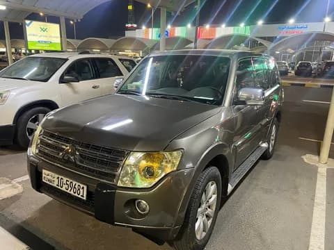 ميتسوبيشي باجيرو 3.8L 5 Door Full 2011 مستعملة ميتسوبيشي باجيرو 3.8L 5 Door Full 2011 مستعملة used_cars.forSale