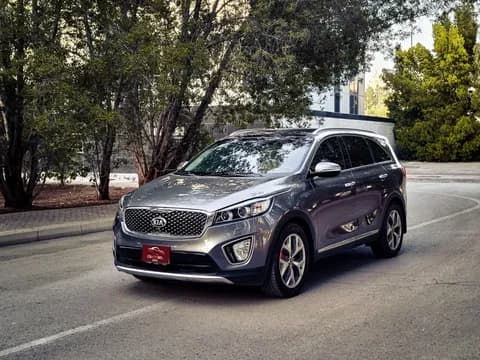 كيا سورينتو 3.3L Top (AWD) 2016 مستعملة