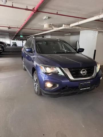 Used Nissan Pathfinder 3.5L SV 4WD 2017 Used Nissan Pathfinder 3.5L SV 4WD 2017 for sale