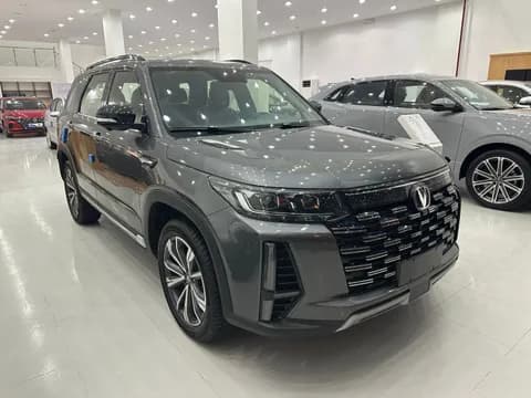 New Changan CS95 2.0T Royal (7-Seater) AWD 2026 New Changan CS95 2.0T Royal (7-Seater) AWD 2026 used_cars.forSale