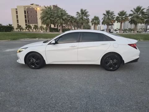 هيونداي إلانترا 2.0L Standard 2021 مستعملة