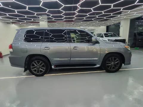 لكزس أل أكس 570 5 door 5.7L 2012 مستعملة لكزس أل أكس 570 5 door 5.7L 2012 مستعملة used_cars.forSale