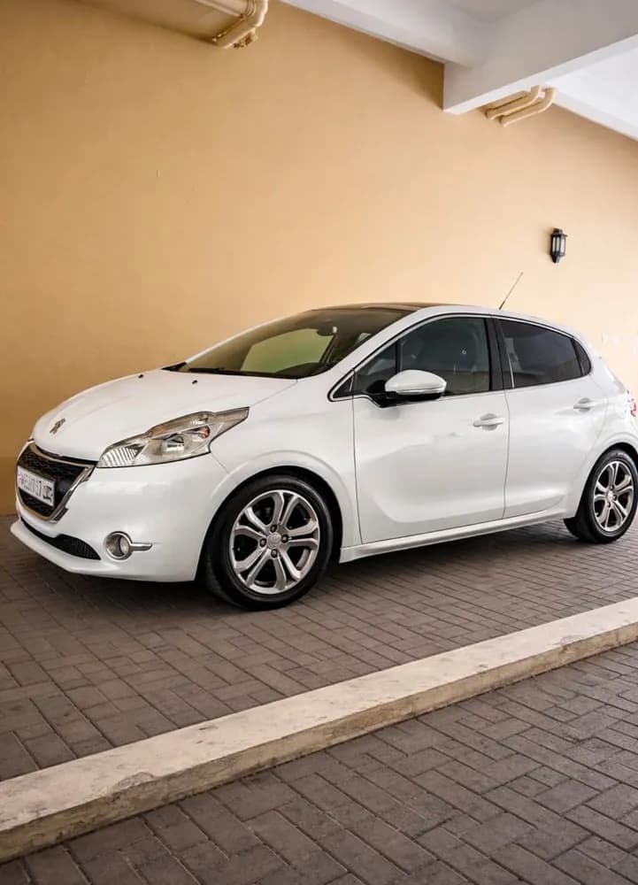 Used Peugeot 208 Allure 2013 Used Peugeot 208 Allure 2013 used_cars.forSale
