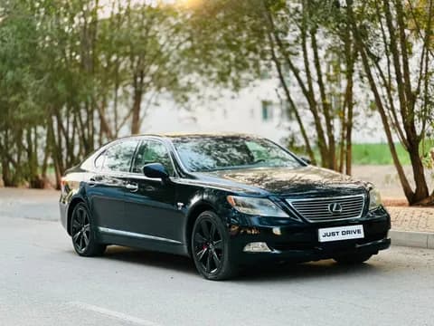 لكزس أل أس 460 4 door 4.6L SWB 2009 مستعملة
