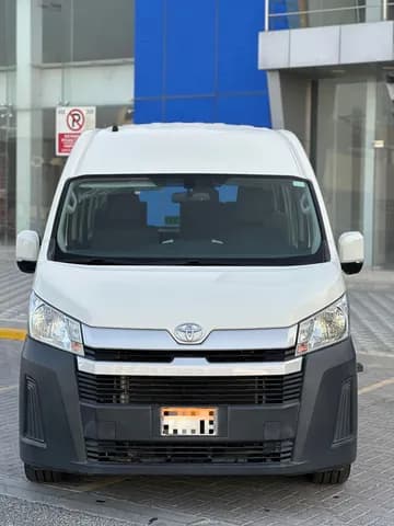 Used Toyota Hiace 3.5L high roof commuter (13 seater) 2020